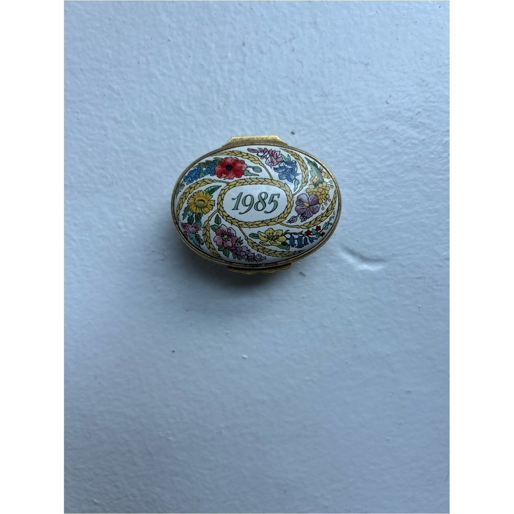 Vintage Halcyon Days "A Year to Remember"  Oval Trinket Box - 1985